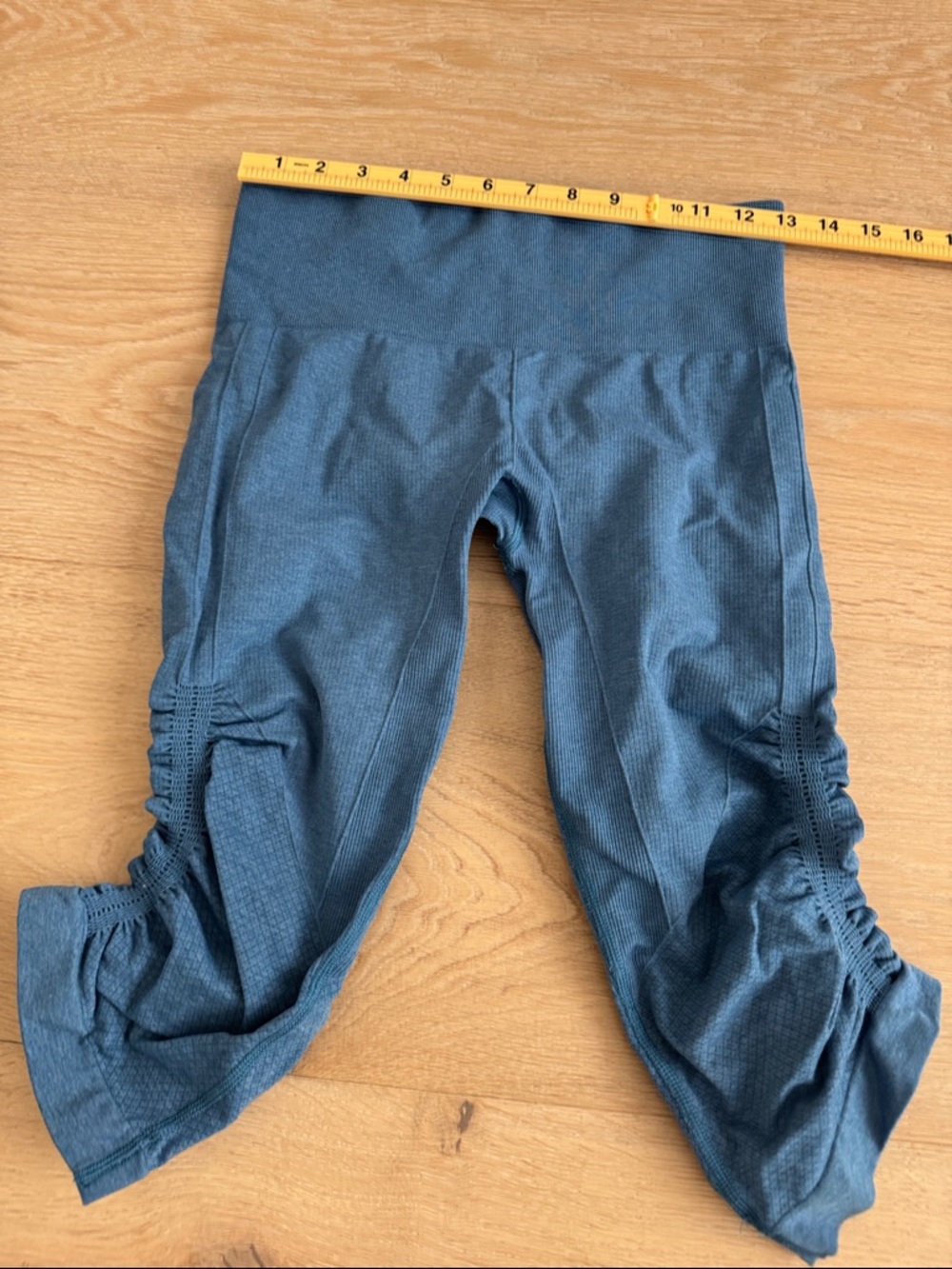 Lululemon cropped leggings. Size 4 or 6